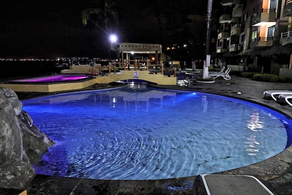 Hotel Marina Puerto Dorado Manzanillo Exterior photo